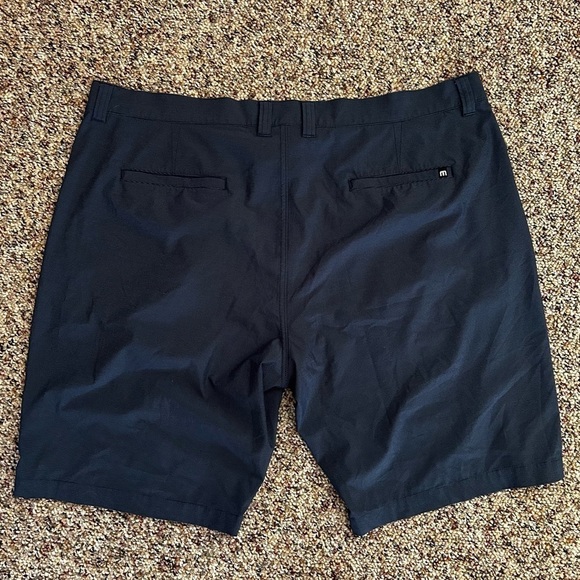 Travis Mathew Golf Shorts in Blue | Waist 42” - Picture 2 of 4